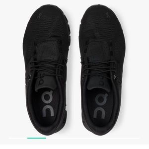 On running shoes - Cloud - All Black Size W6